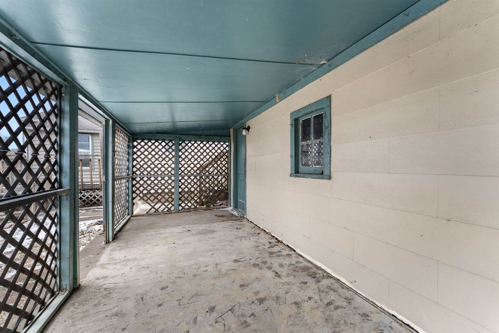 216 5th Street East, Milan, IL 61264