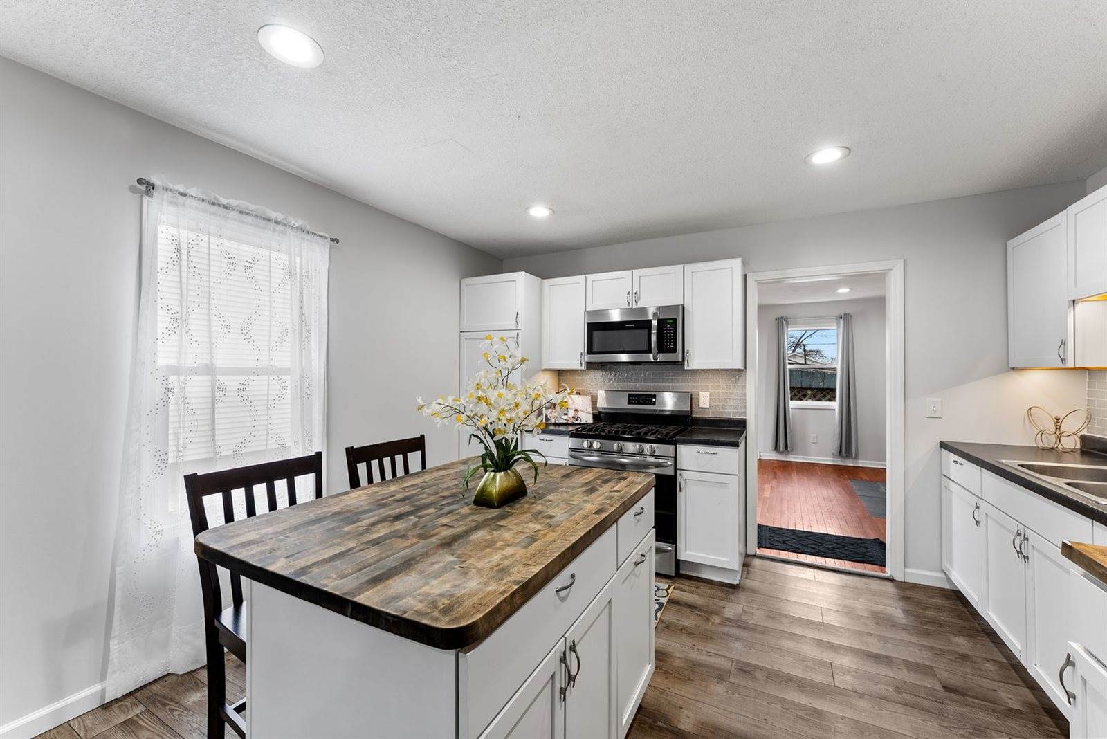 216 5th Street East, Milan, IL 61264