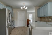 517 Northwest Dr, Wake Village, TX 75501