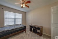 517 Northwest Dr, Wake Village, TX 75501