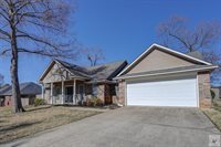 517 Northwest Dr, Wake Village, TX 75501