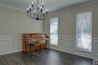 517 Northwest Dr, Wake Village, TX 75501