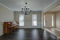 517 Northwest Dr, Wake Village, TX 75501