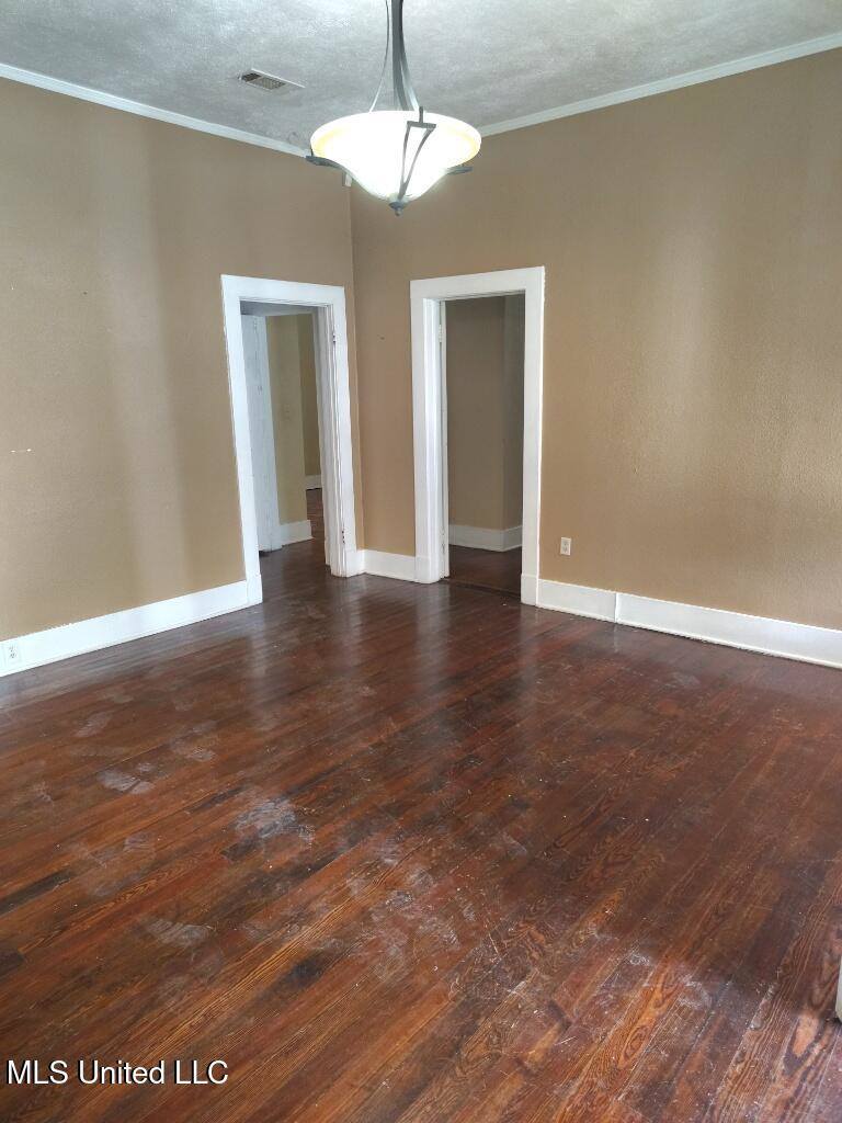 221 East Center Street, Canton, MS 39046