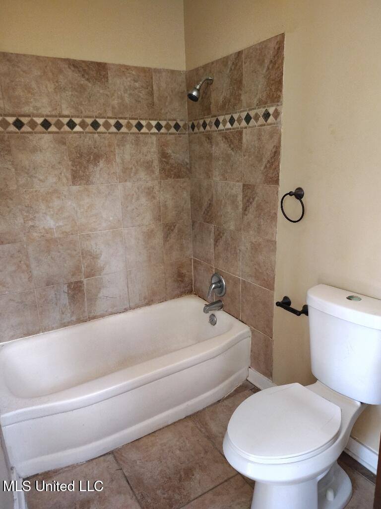 221 East Center Street, Canton, MS 39046