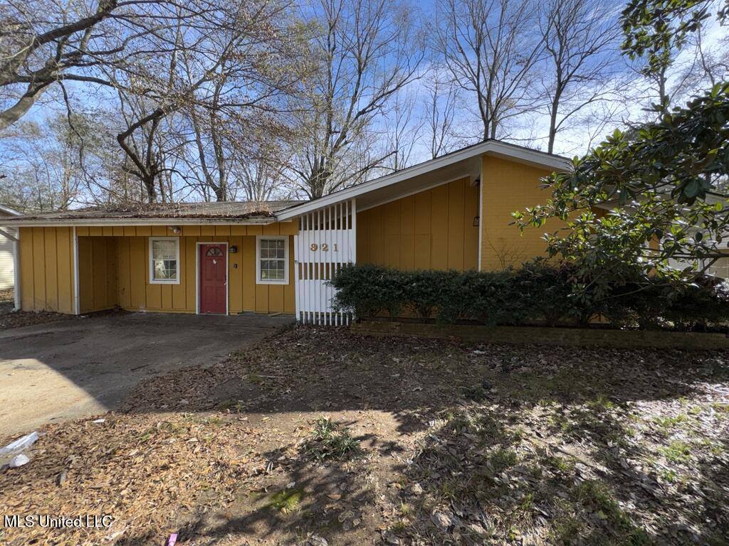 921 Westway Street, Jackson, MS 39212