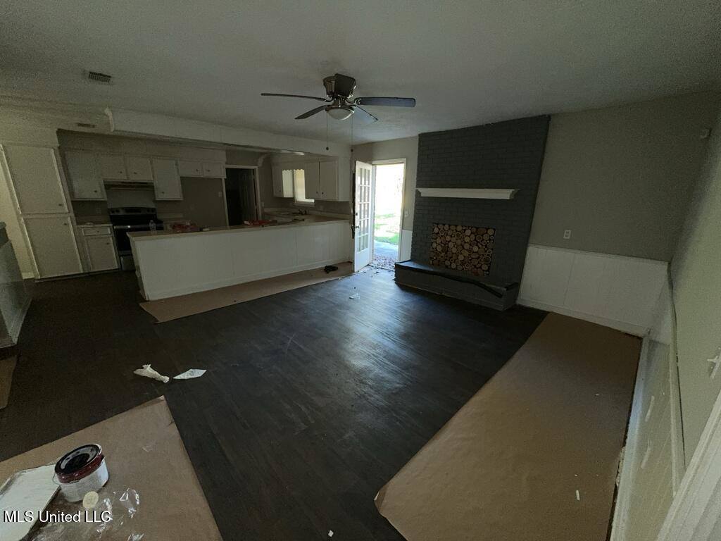 946 North Valley Falls Road, Jackson, MS 39212