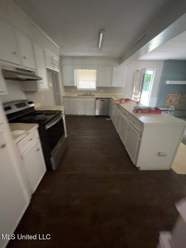 946 North Valley Falls Road, Jackson, MS 39212