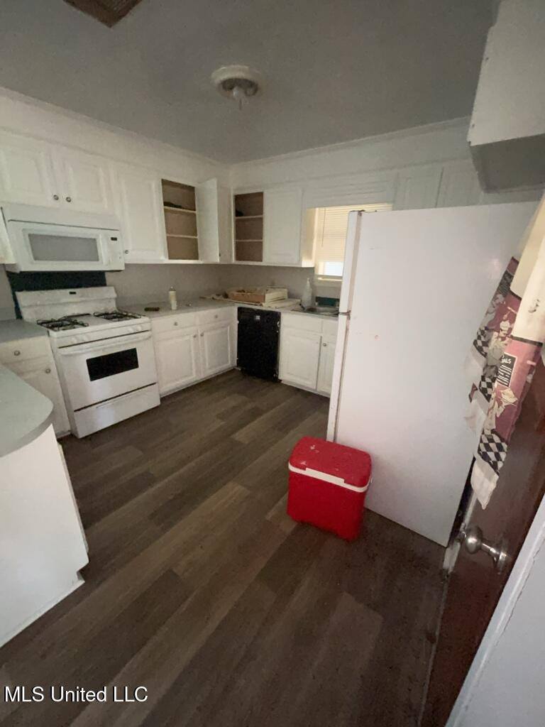 3323 Longwood Drive, Jackson, MS 39212