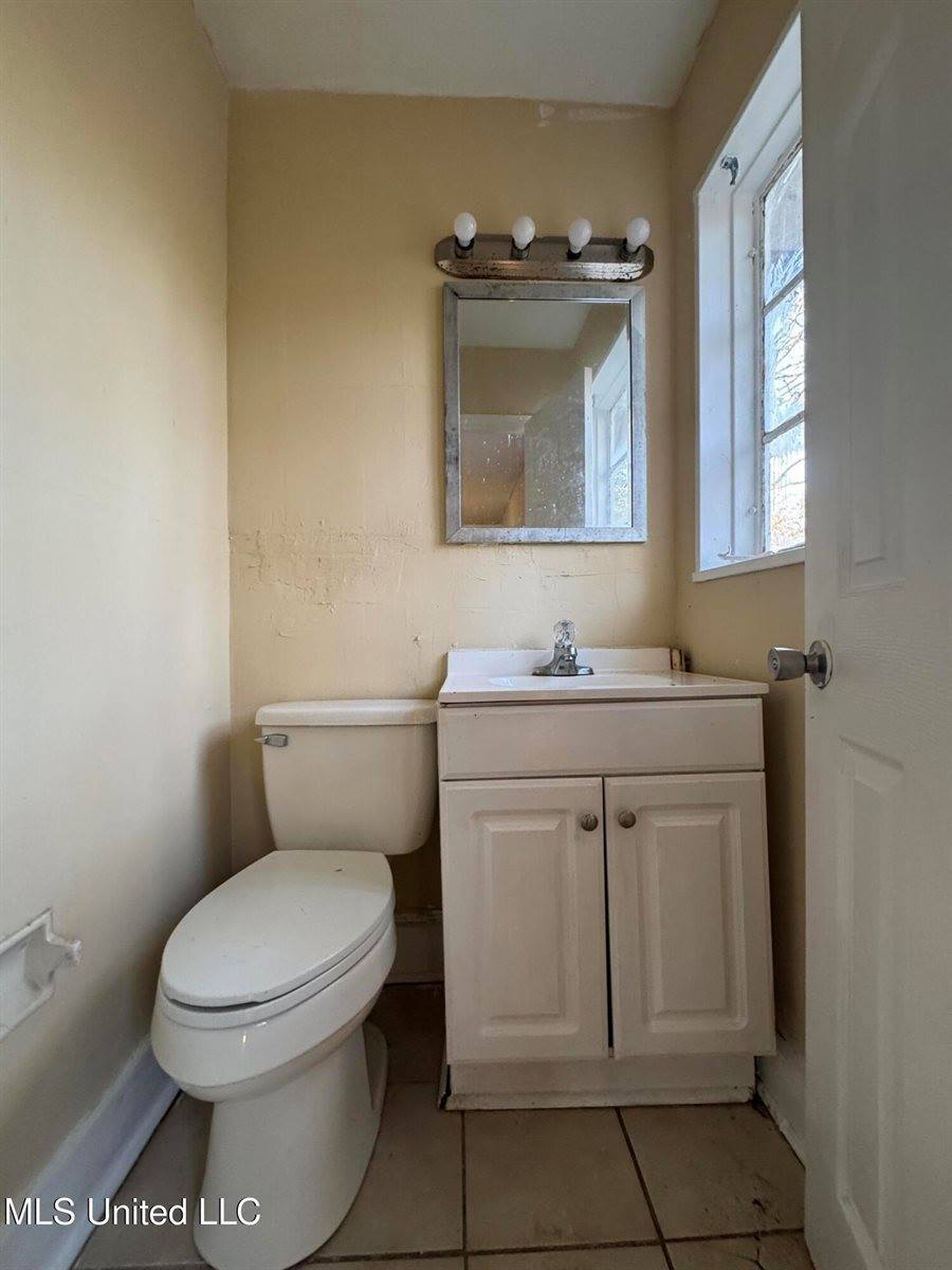 2862 Oak Forest Drive, Jackson, MS 39212