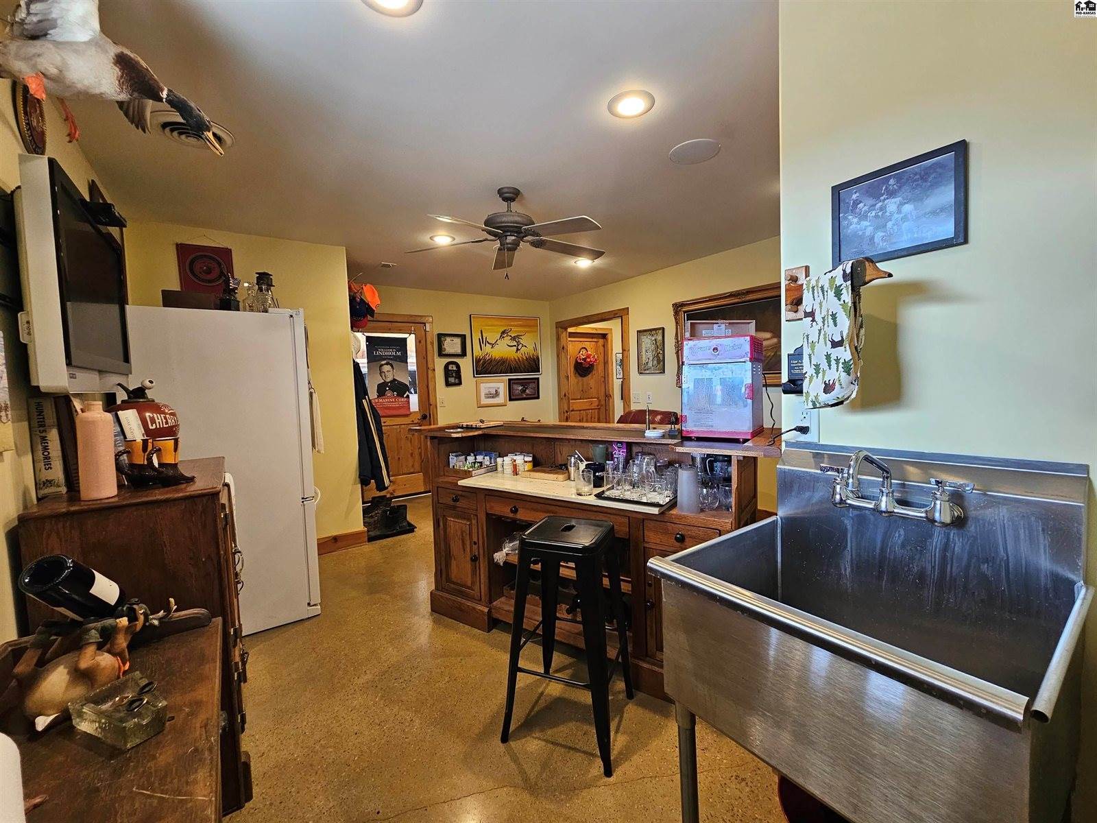 2887 Palomino Trl, Lindsborg, KS 67456