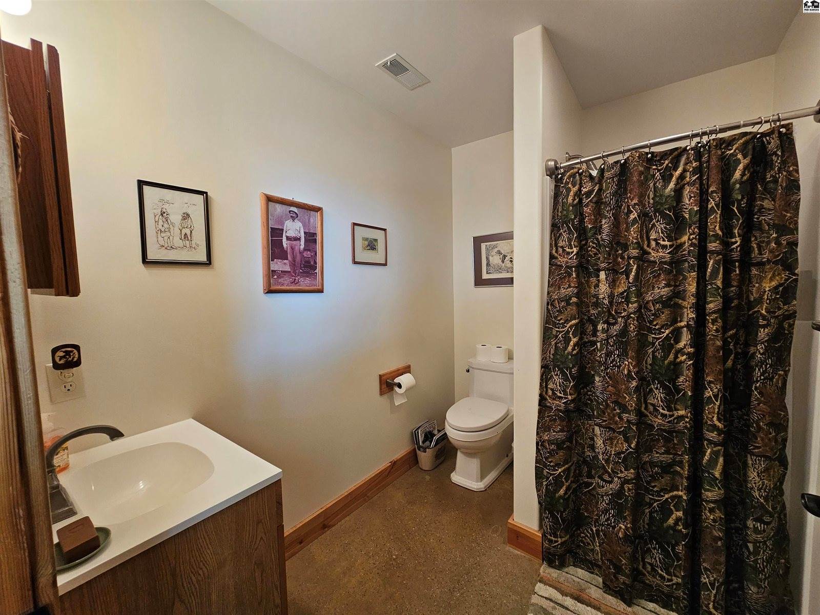 2887 Palomino Trl, Lindsborg, KS 67456