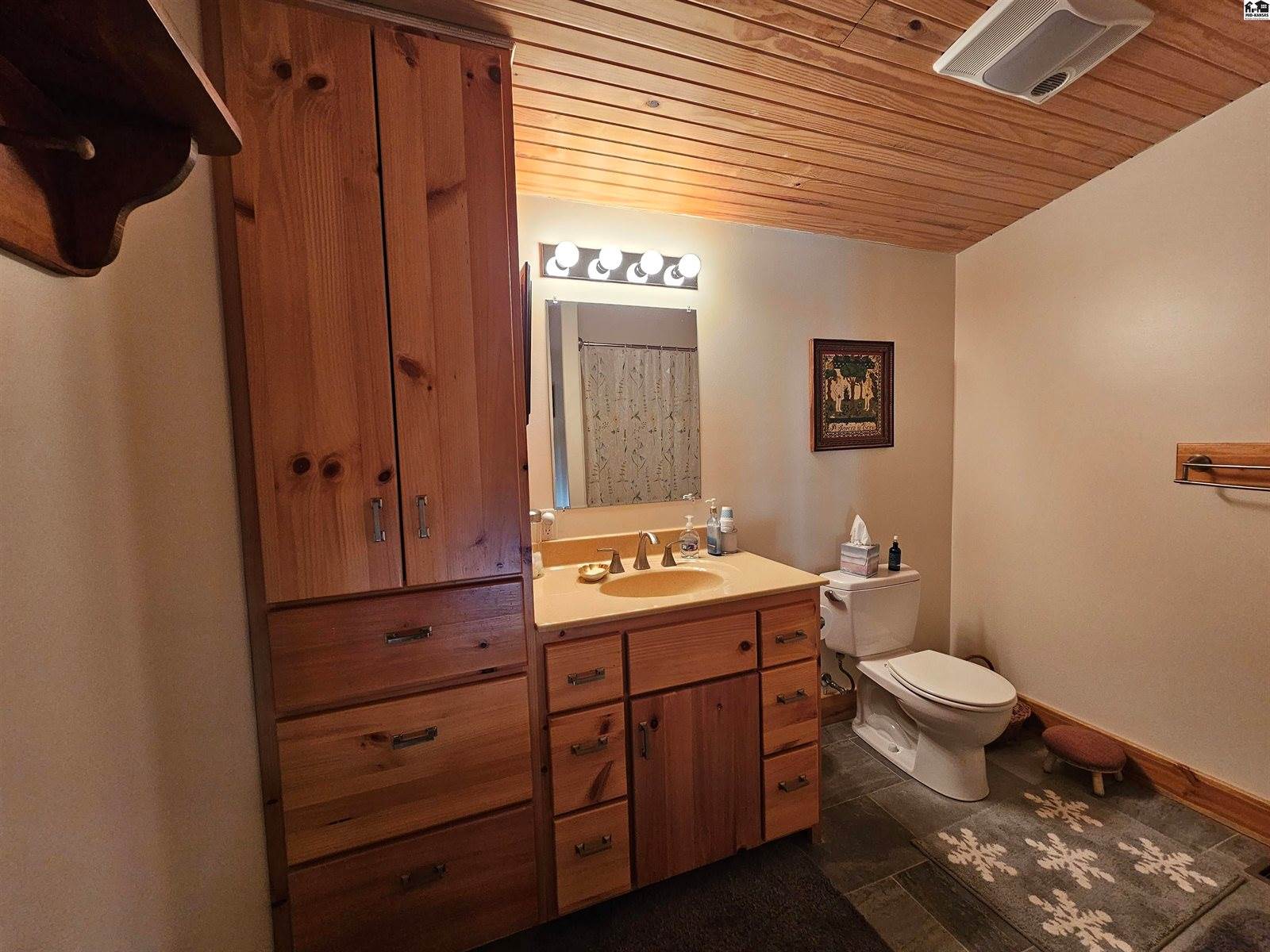 2887 Palomino Trl, Lindsborg, KS 67456