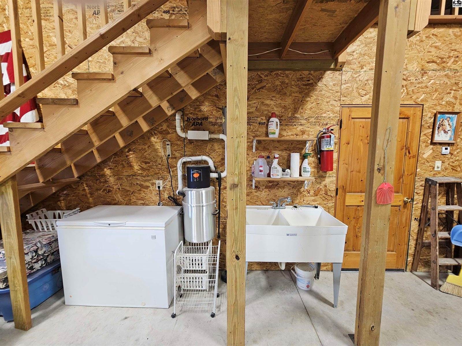 2887 Palomino Trl, Lindsborg, KS 67456