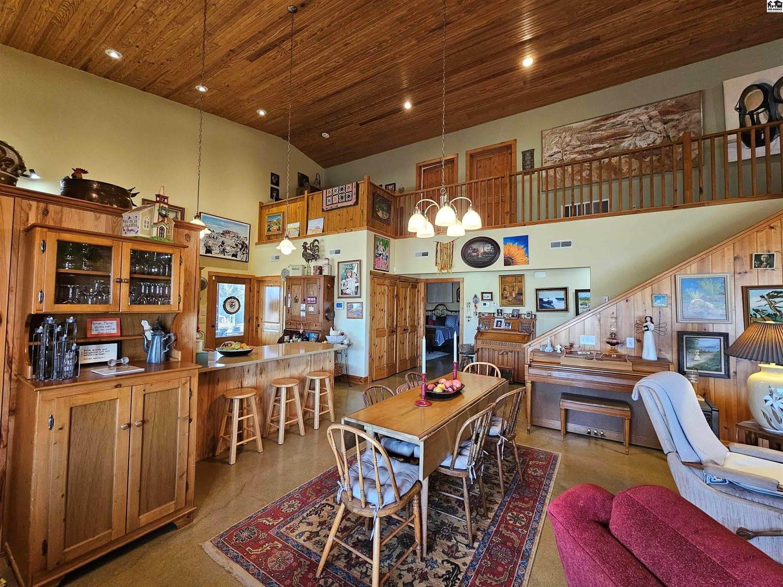 2887 Palomino Trl, Lindsborg, KS 67456