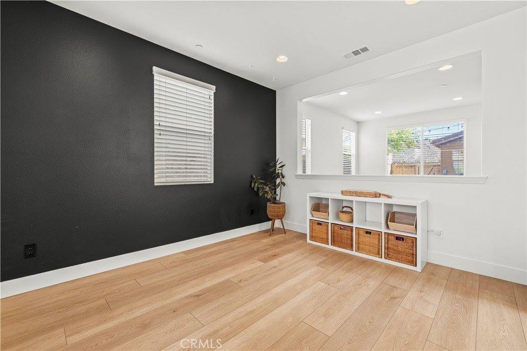 28384 Vista Del Rio, Valencia, CA 91354