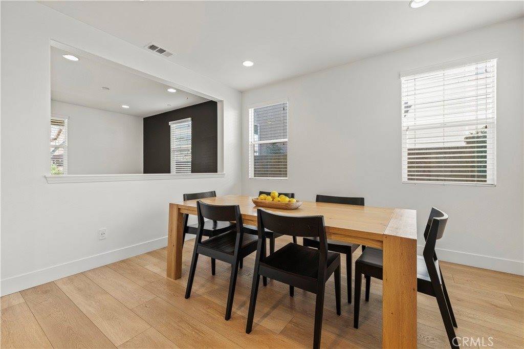 28384 Vista Del Rio, Valencia, CA 91354