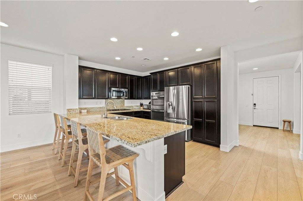 28384 Vista Del Rio, Valencia, CA 91354