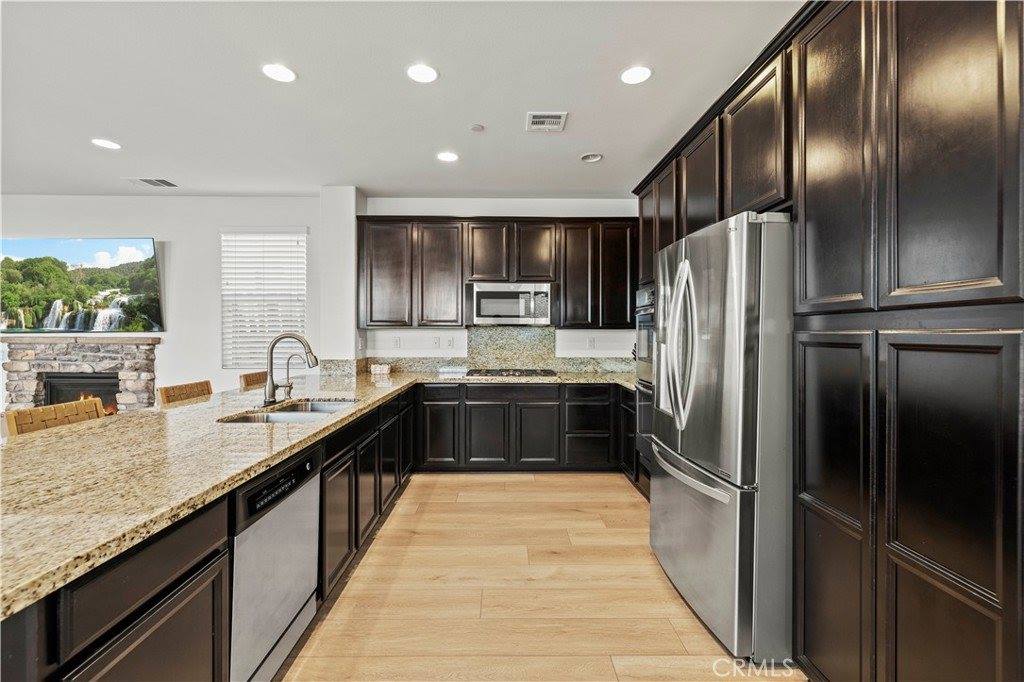 28384 Vista Del Rio, Valencia, CA 91354