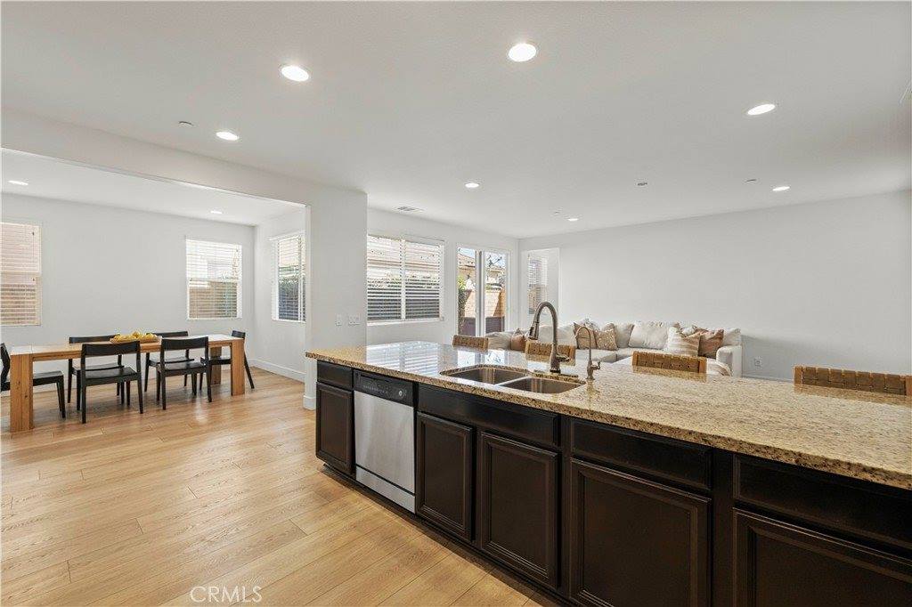 28384 Vista Del Rio, Valencia, CA 91354