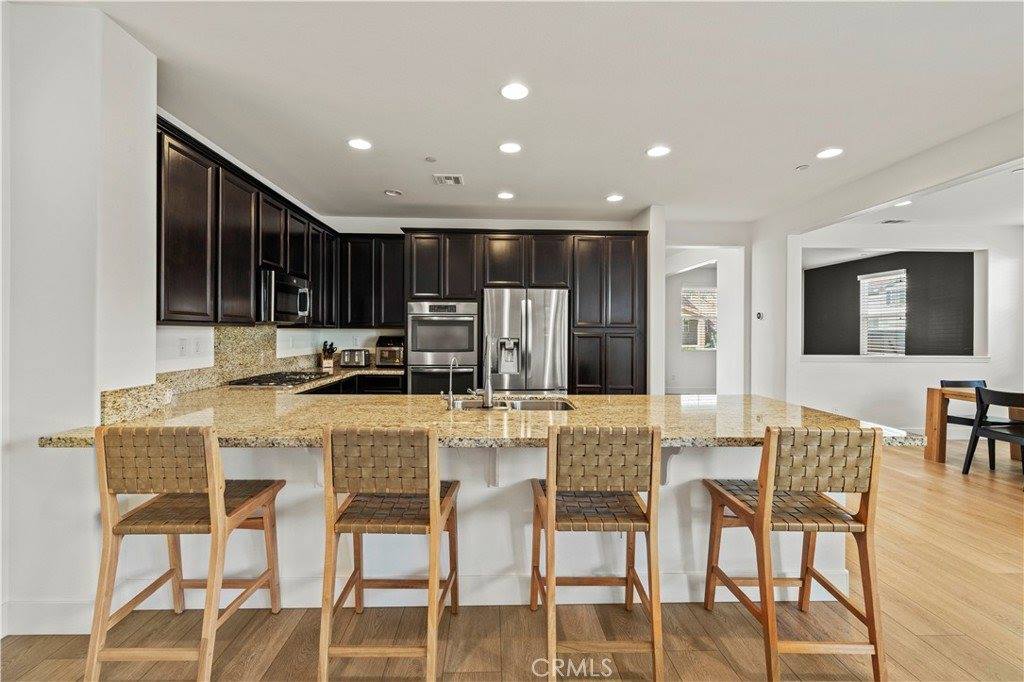 28384 Vista Del Rio, Valencia, CA 91354