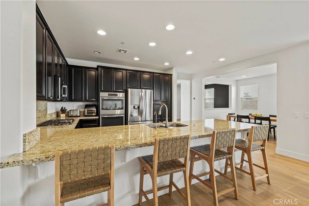 28384 Vista Del Rio, Valencia, CA 91354