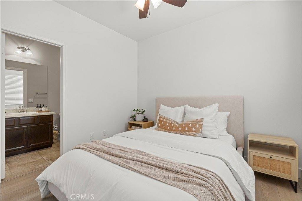 28384 Vista Del Rio, Valencia, CA 91354