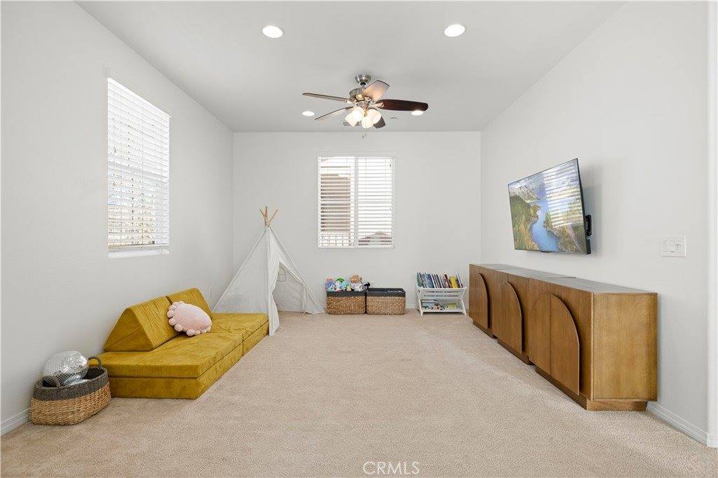 28384 Vista Del Rio, Valencia, CA 91354