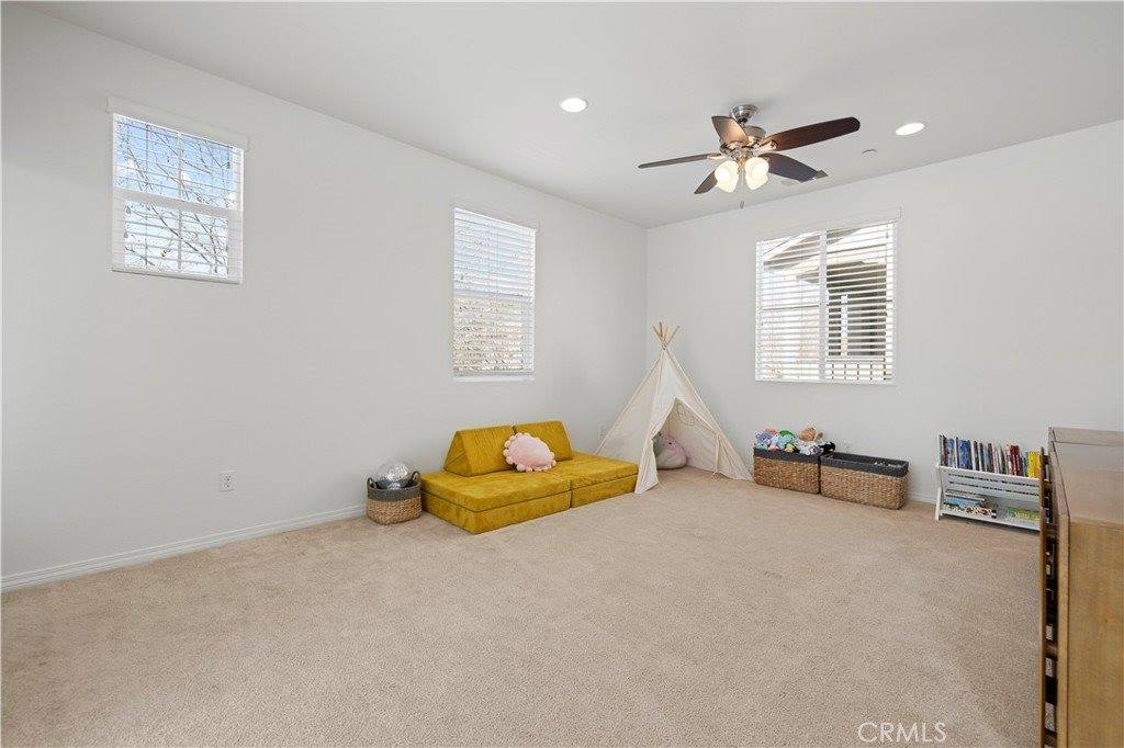 28384 Vista Del Rio, Valencia, CA 91354