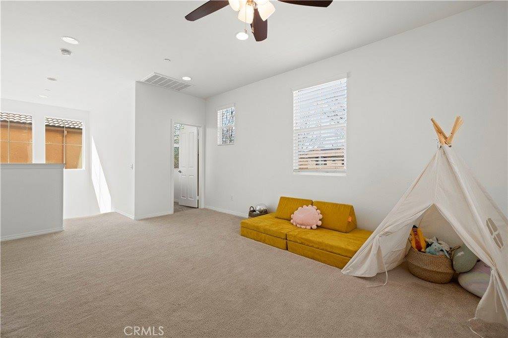 28384 Vista Del Rio, Valencia, CA 91354