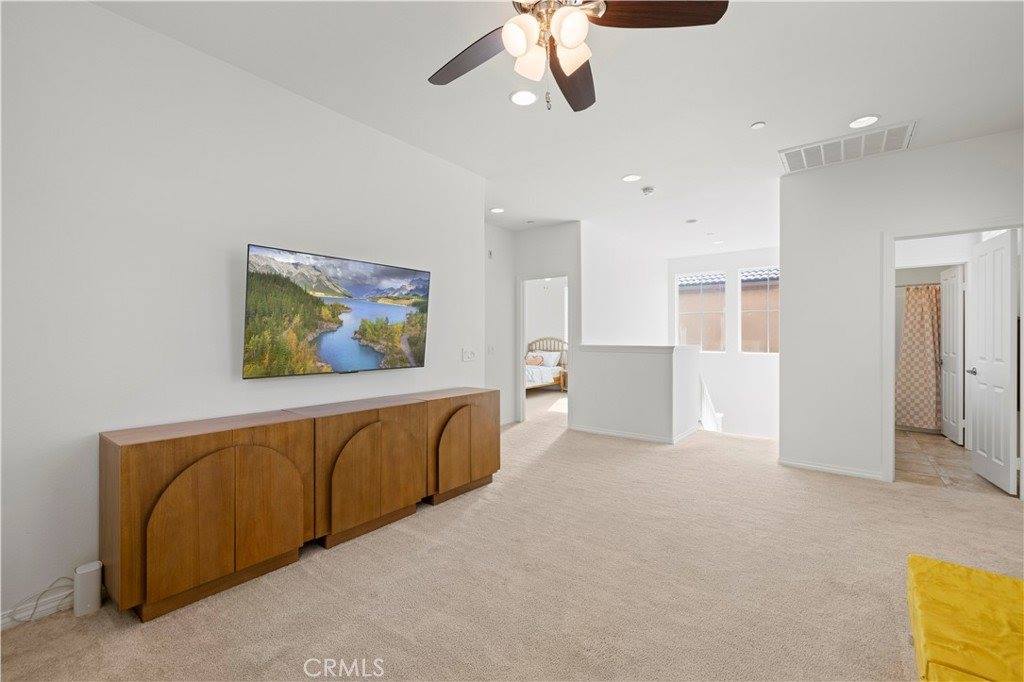 28384 Vista Del Rio, Valencia, CA 91354