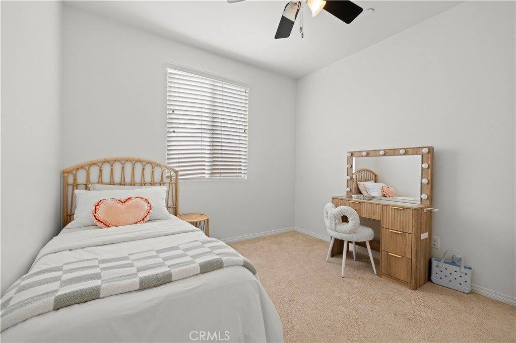 28384 Vista Del Rio, Valencia, CA 91354