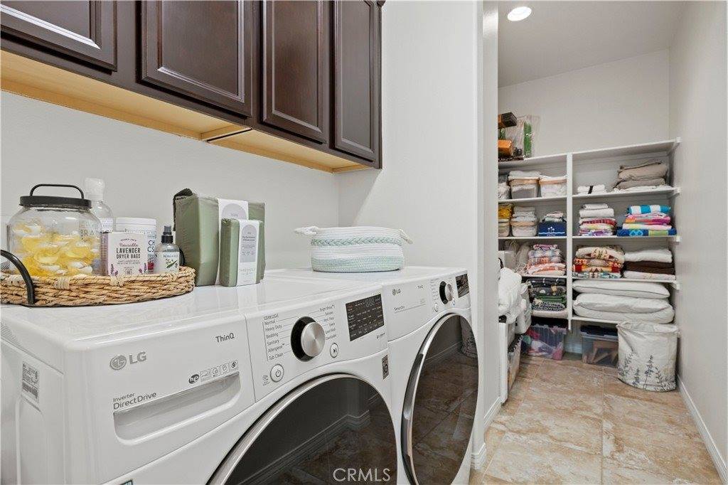 28384 Vista Del Rio, Valencia, CA 91354