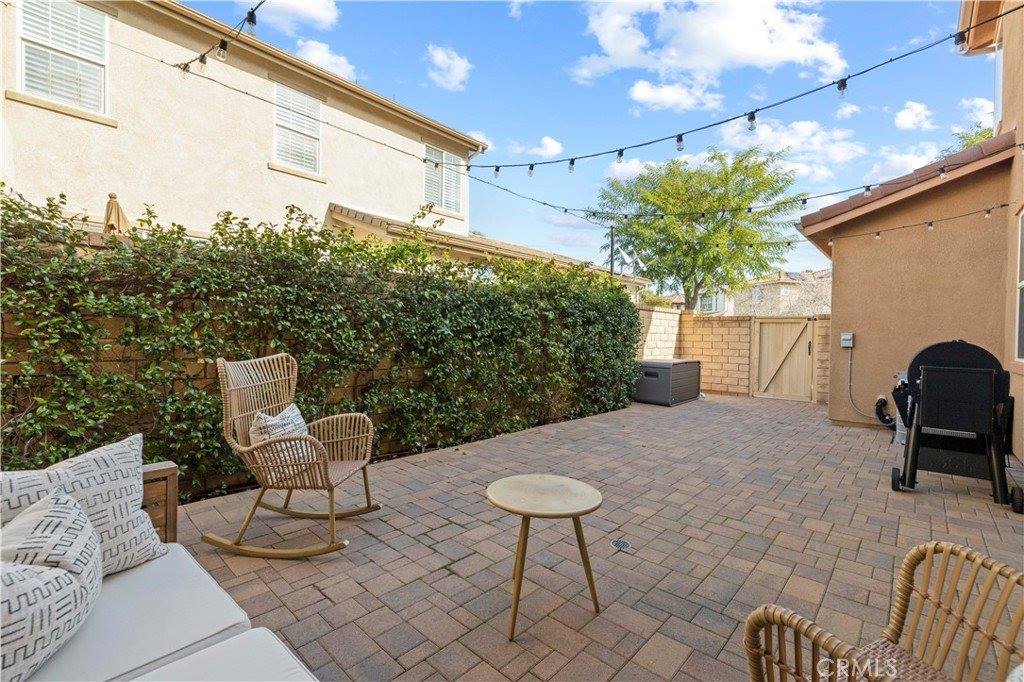 28384 Vista Del Rio, Valencia, CA 91354