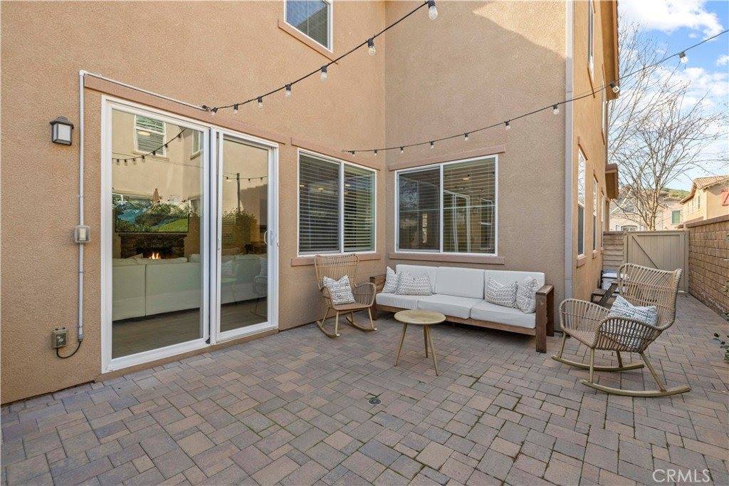 28384 Vista Del Rio, Valencia, CA 91354