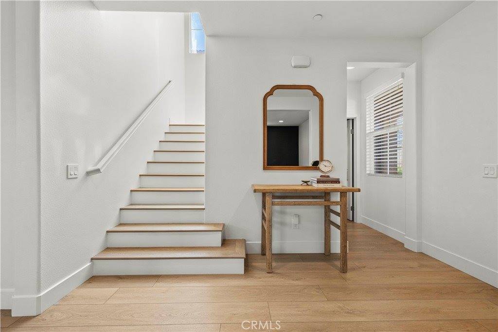 28384 Vista Del Rio, Valencia, CA 91354