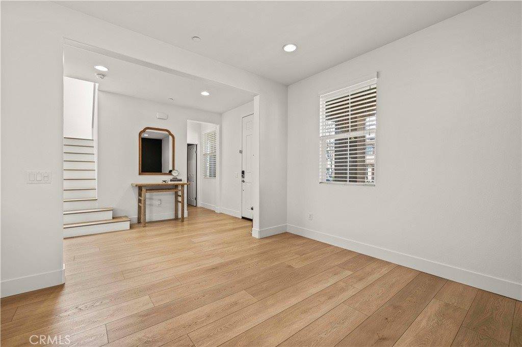 28384 Vista Del Rio, Valencia, CA 91354