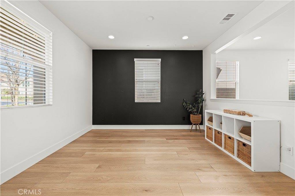 28384 Vista Del Rio, Valencia, CA 91354