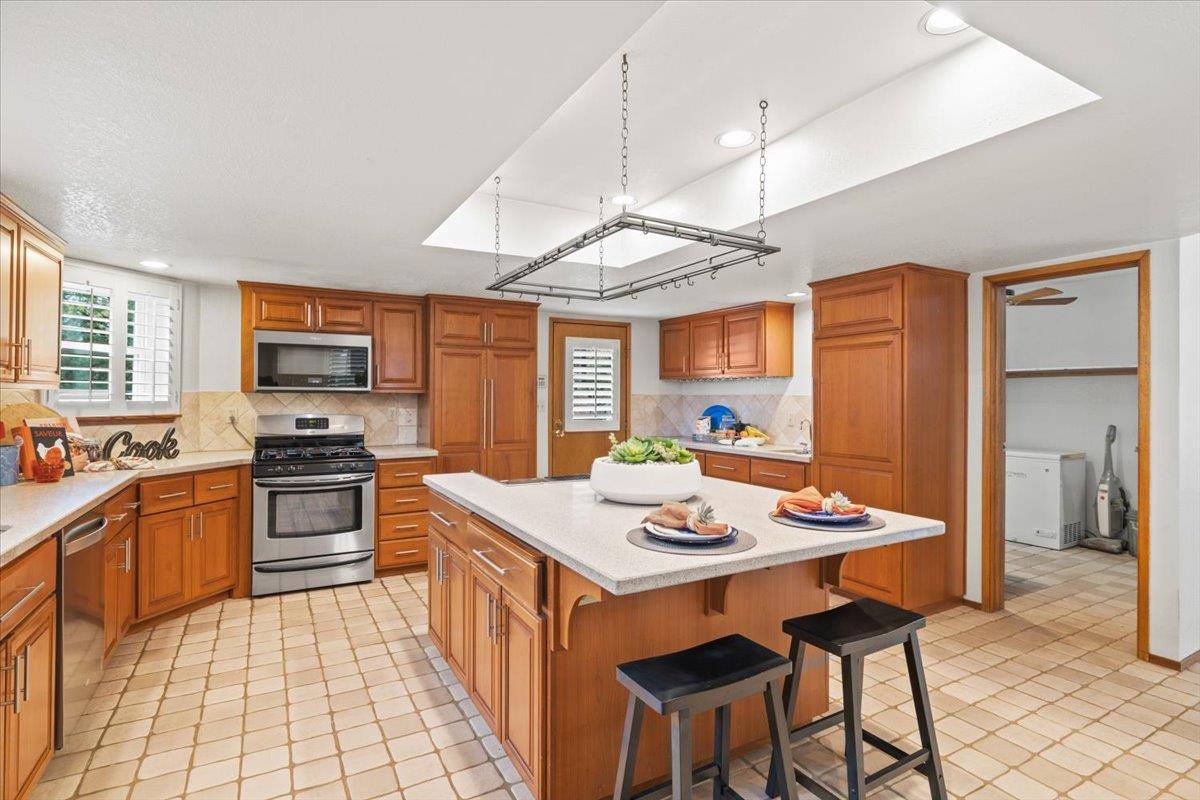 780 Boole Road, Applegate, CA 95703