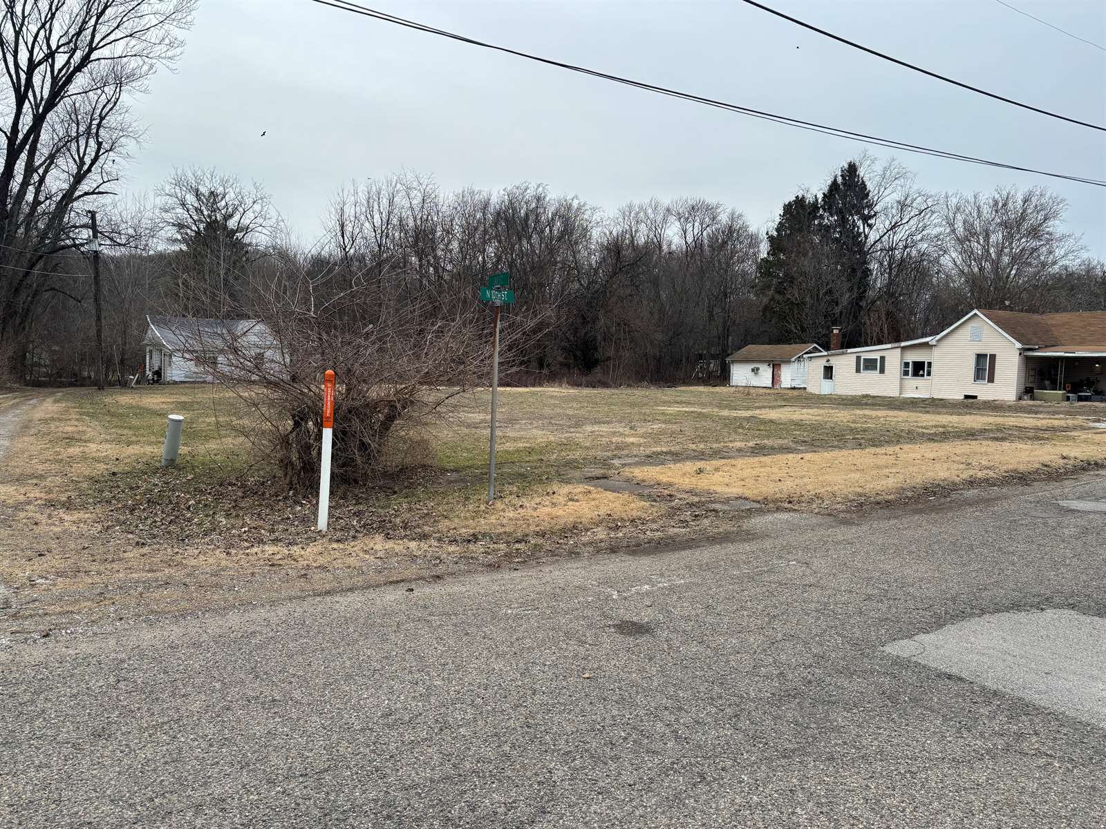 532 N 10th St, Clinton, IN 47842