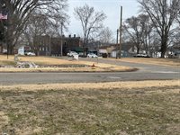 532 N 10th St, Clinton, IN 47842