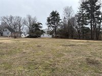 532 N 10th St, Clinton, IN 47842