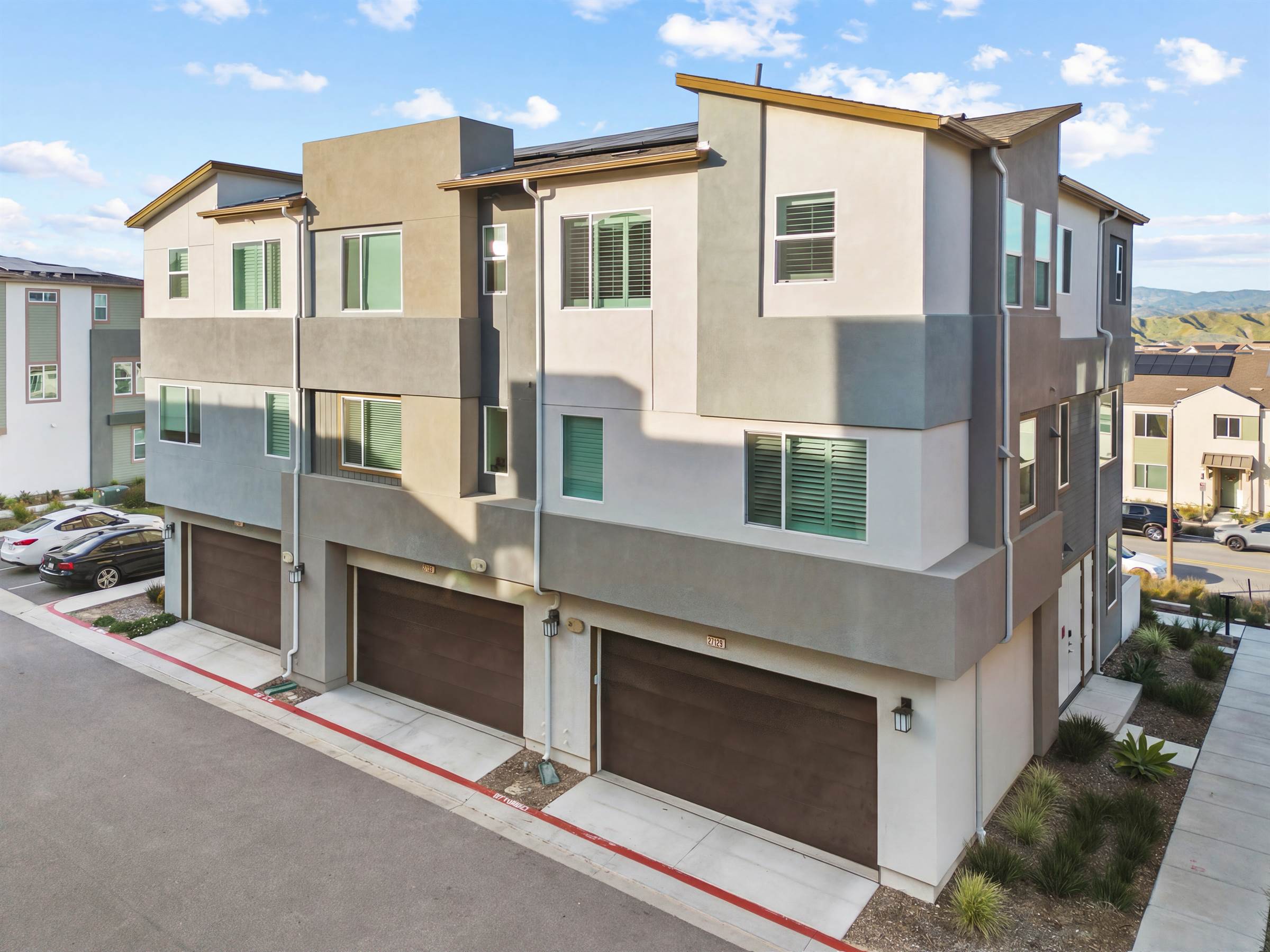 27129 Valley Oak, Valencia, CA 91381