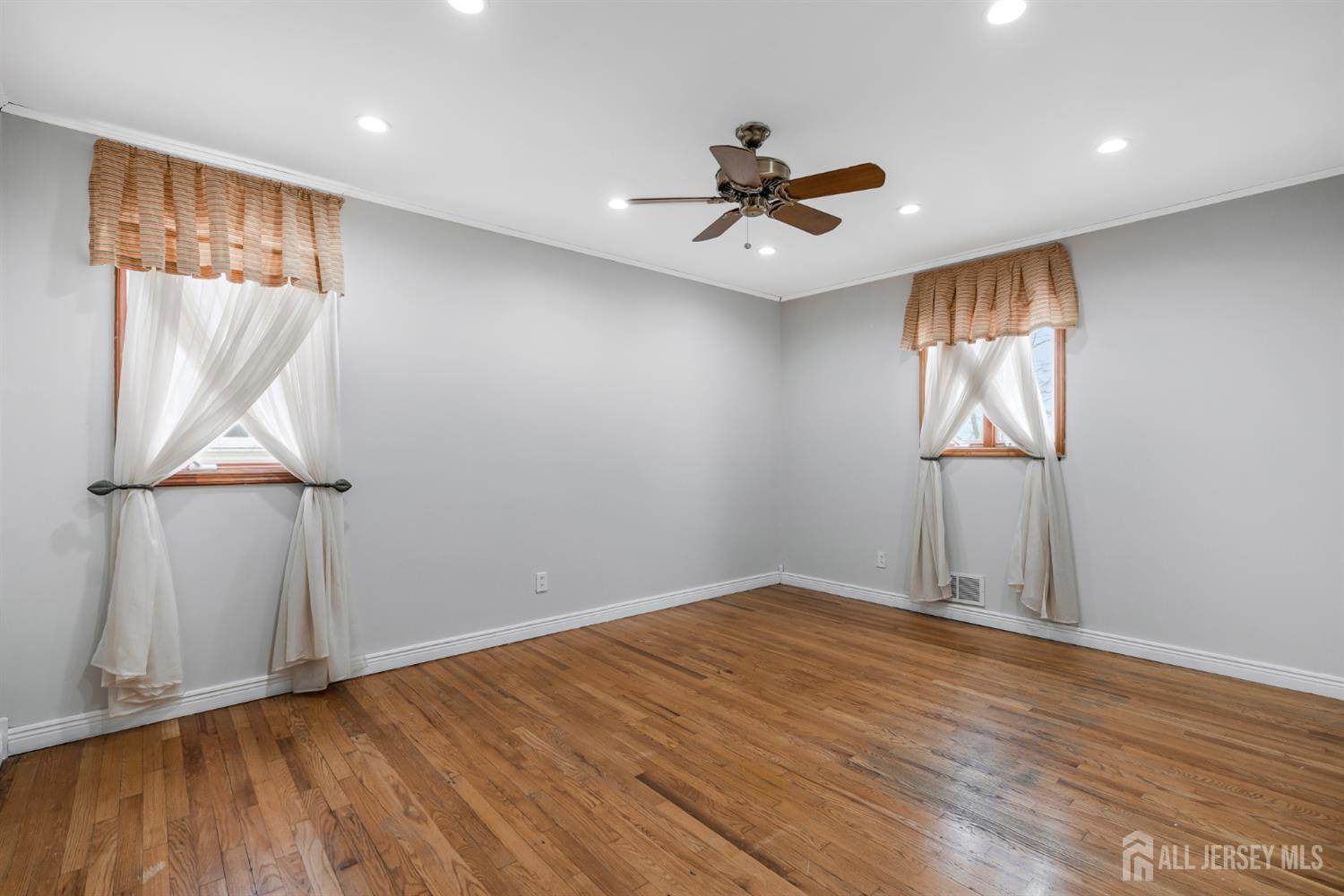 325 Colonia Boulevard, Colonia, NJ 07067