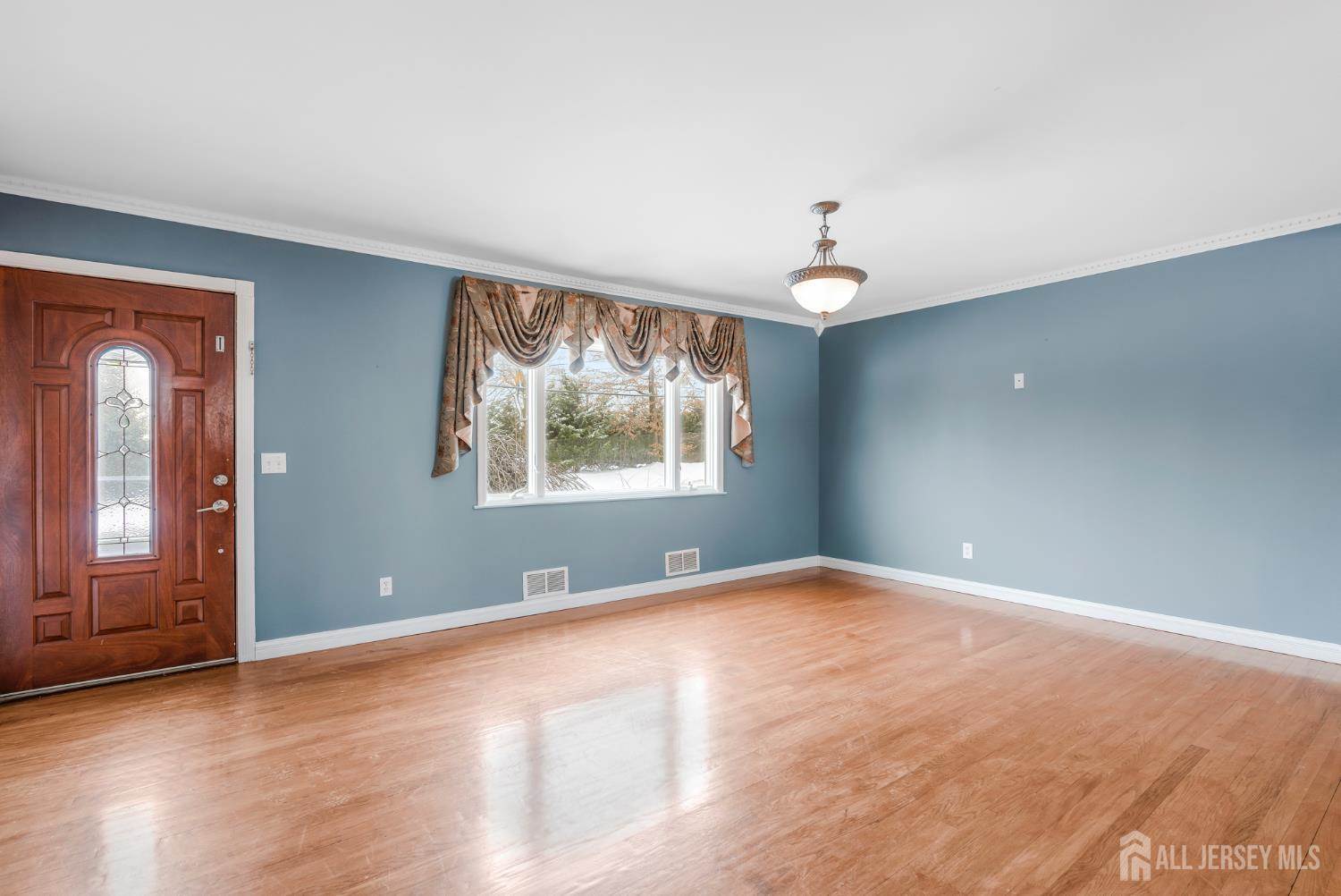 325 Colonia Boulevard, Colonia, NJ 07067