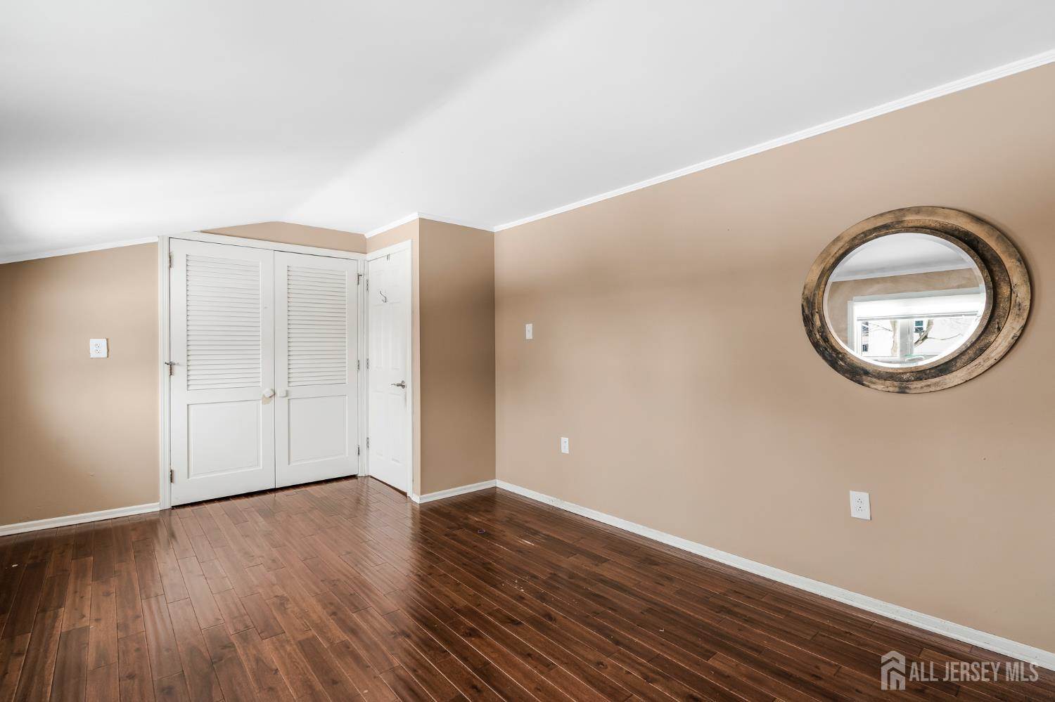 325 Colonia Boulevard, Colonia, NJ 07067