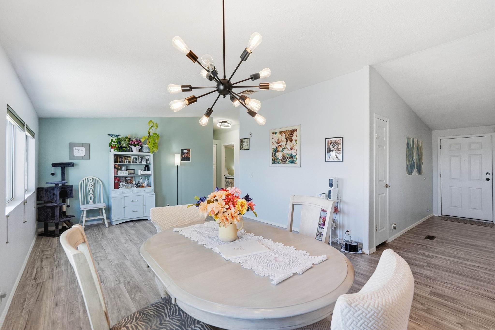 816 N Ridgeview Place, Huachuca City, AZ 85616