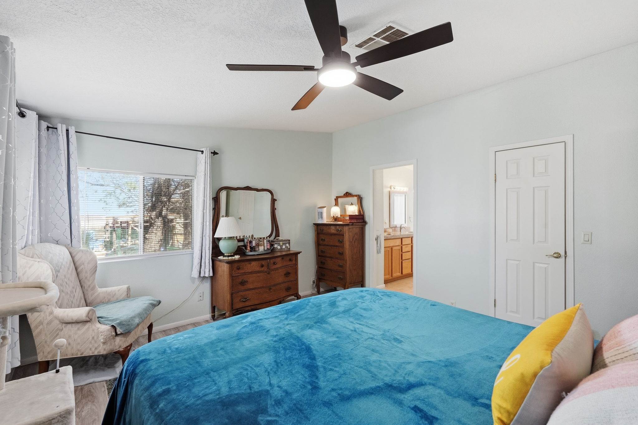 816 N Ridgeview Place, Huachuca City, AZ 85616