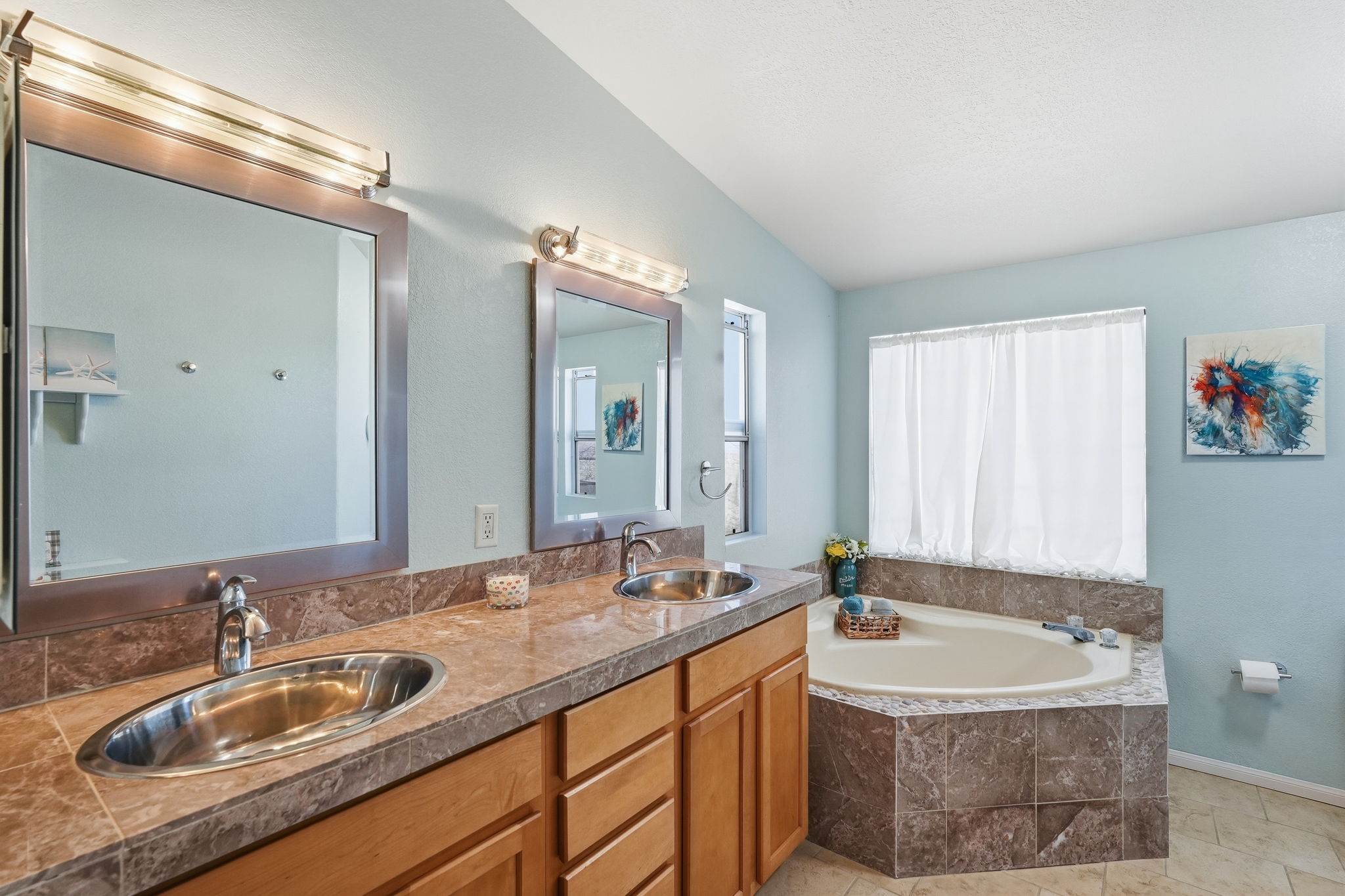 816 N Ridgeview Place, Huachuca City, AZ 85616