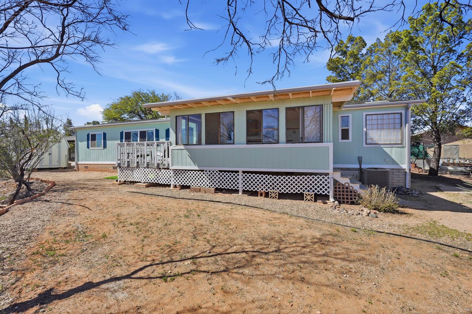 816 N Ridgeview Place, Huachuca City, AZ 85616